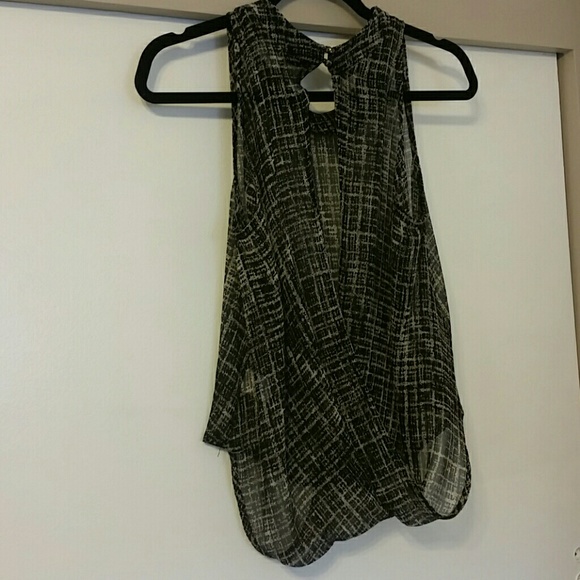 Fancy Flowy Top - Picture 3 of 4